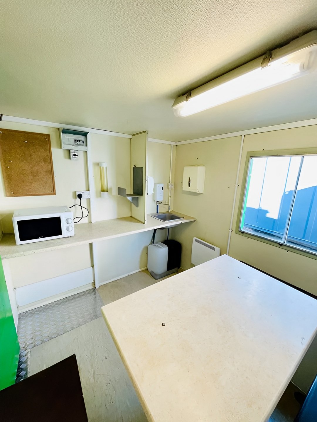 12 x 7.5ft Towable Mobile Welfare Unit With Diesel Generator - Image 8