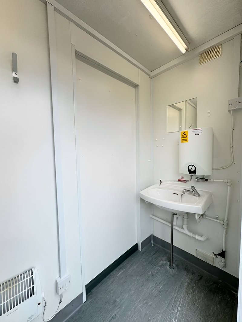 12 x 9ft Anti Vandal 2 + 1 Toilet Block - Image 10