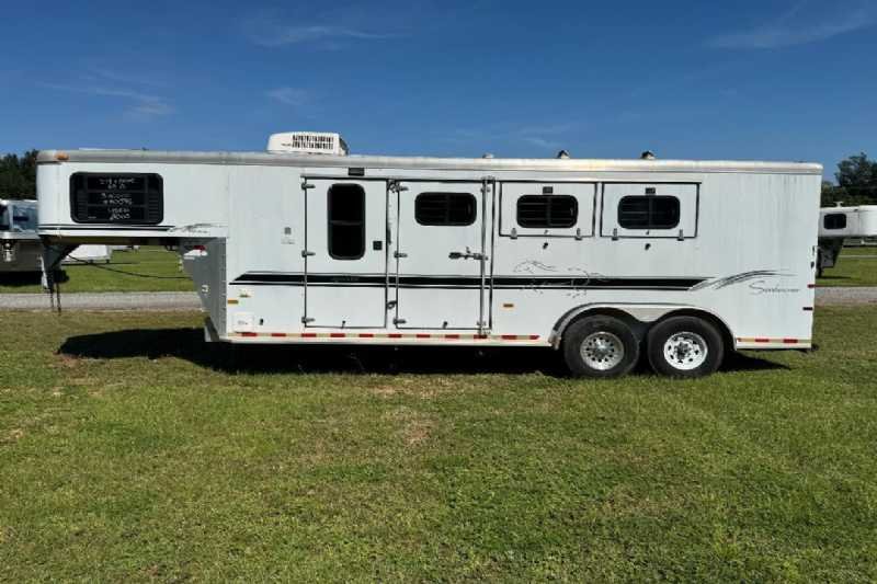 Used 2000 Sundowner 7304LQ 3 Horse Trailer with 9' Short Wall - Image 12