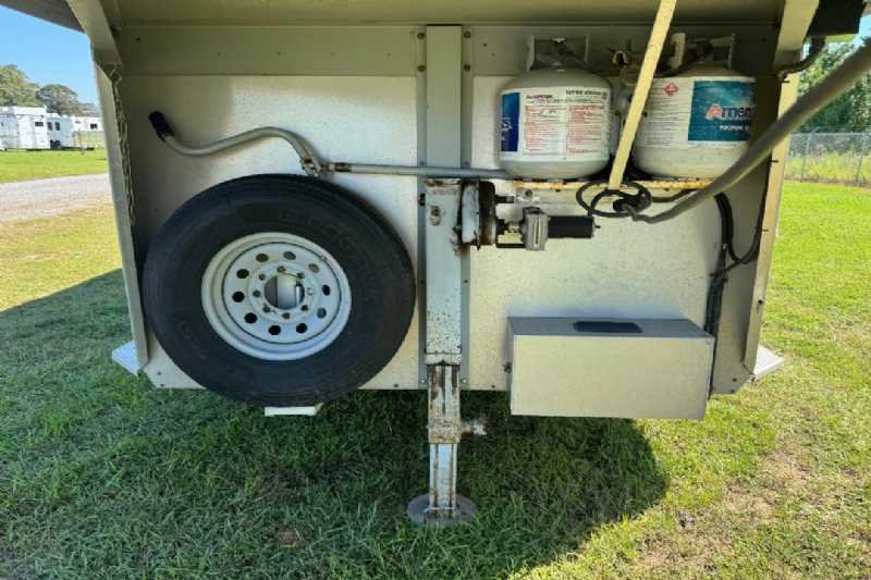 Used 2000 Sundowner 7304LQ 3 Horse Trailer with 9' Short Wall - Image 13