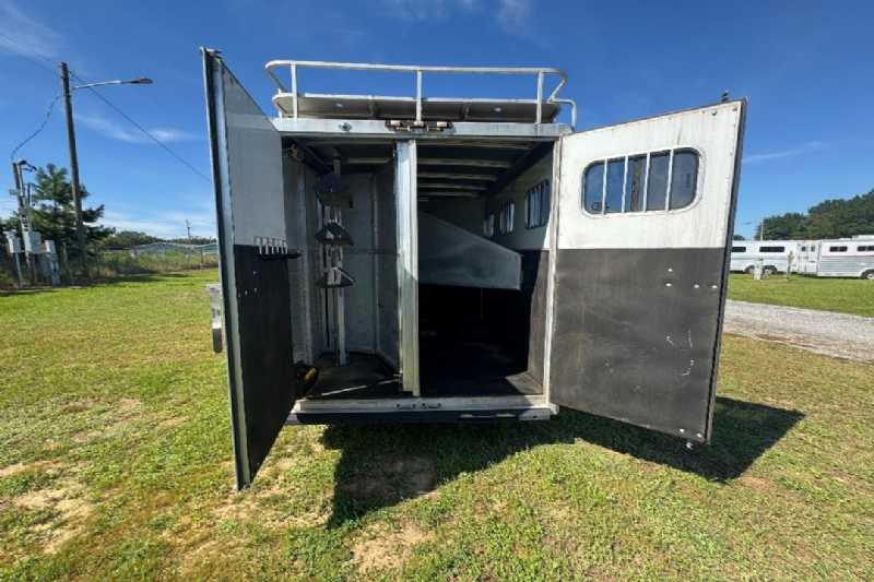 Used 2004 Exiss 7307 3 Horse Trailer with 7' Short Wall - Image 5