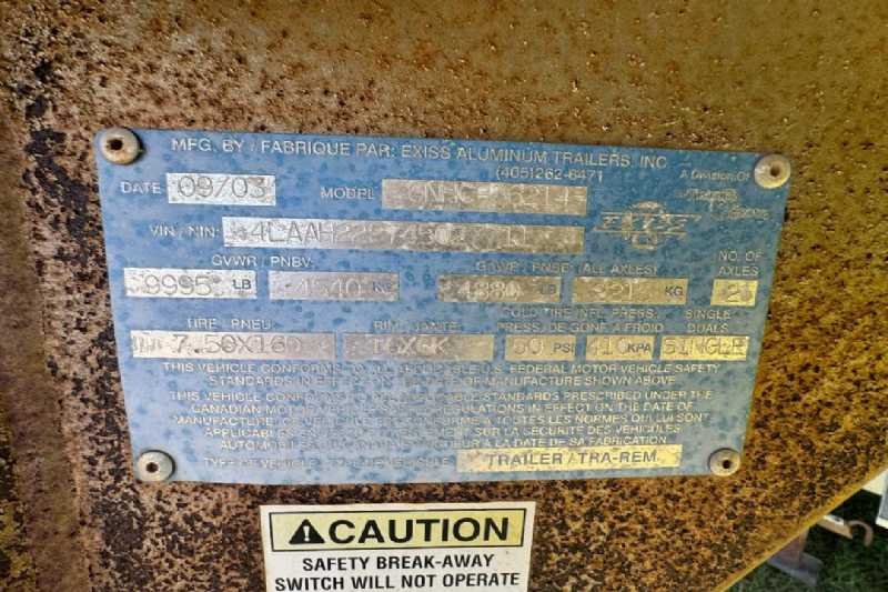 Used 2004 Exiss 7307 3 Horse Trailer with 7' Short Wall - Image 2