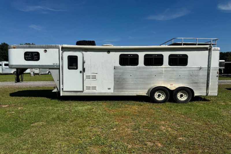 Used 2004 Exiss 7307 3 Horse Trailer with 7' Short Wall - Image 13