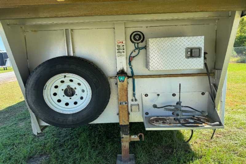 Used 2004 Exiss 7307 3 Horse Trailer with 7' Short Wall - Image 14