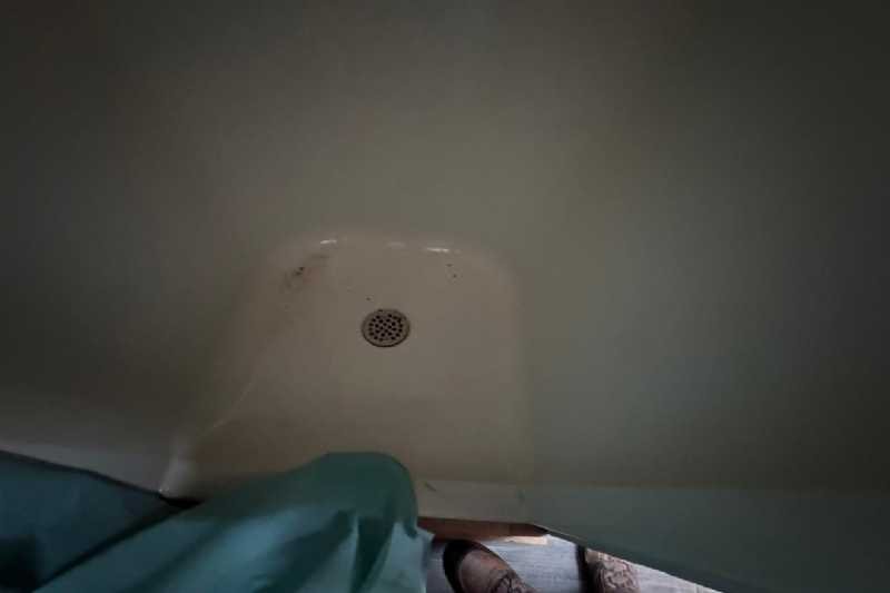 Used 1996 4 Star 8414LQ 4 Horse Trailer with 14' Short Wall - Image 9