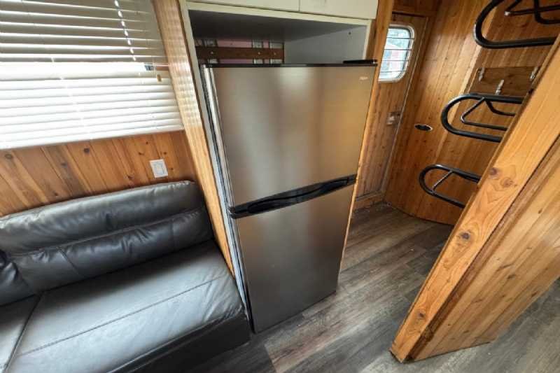 Used 1996 4 Star 8414LQ 4 Horse Trailer with 14' Short Wall - Image 14