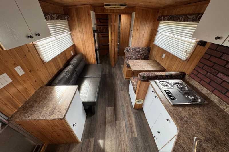 Used 1996 4 Star 8414LQ 4 Horse Trailer with 14' Short Wall - Image 17