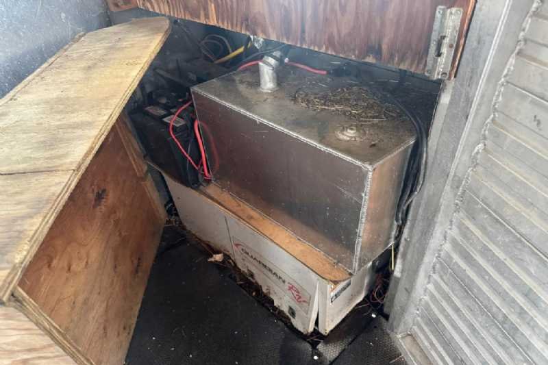 Used 1996 4 Star 8414LQ 4 Horse Trailer with 14' Short Wall - Image 3