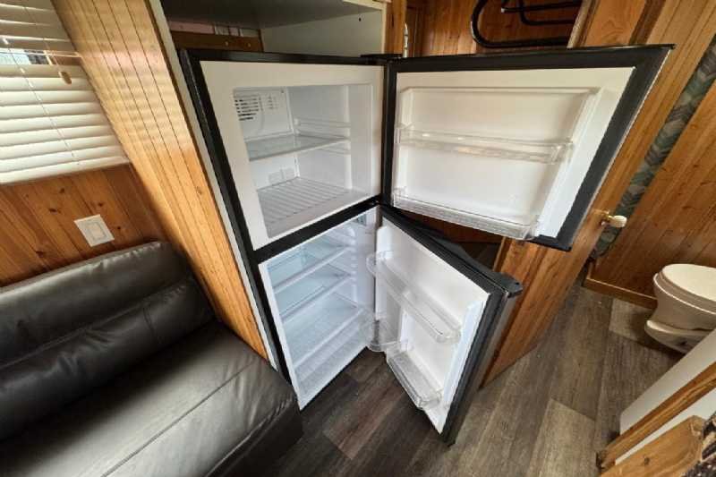 Used 1996 4 Star 8414LQ 4 Horse Trailer with 14' Short Wall - Image 13