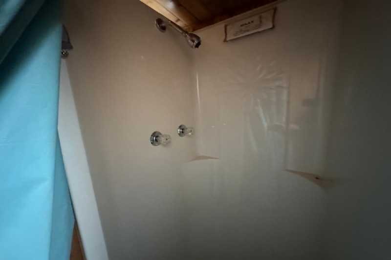 Used 1996 4 Star 8414LQ 4 Horse Trailer with 14' Short Wall - Image 10