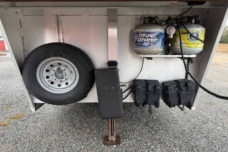 Used 2006 Exiss ES307LQ 3 Horse Trailer with 7' Short Wall - Image 21