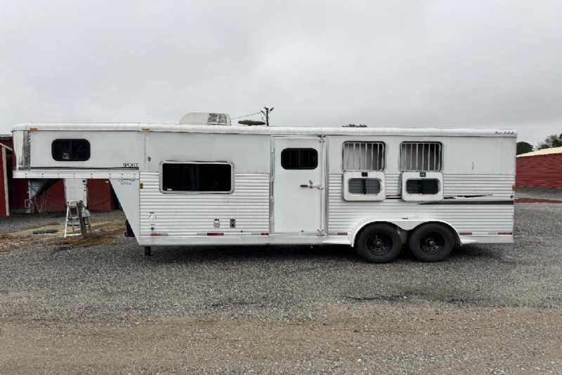 Used 2006 Exiss ES307LQ 3 Horse Trailer with 7' Short Wall - Image 20
