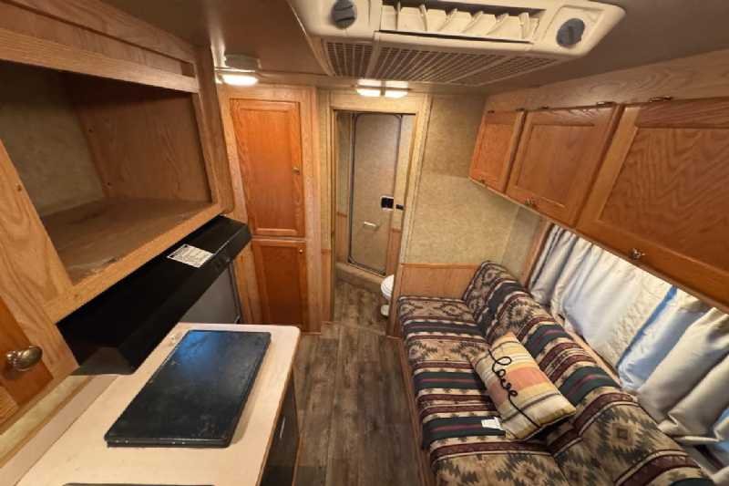 Used 2006 Exiss ES307LQ 3 Horse Trailer with 7' Short Wall - Image 15