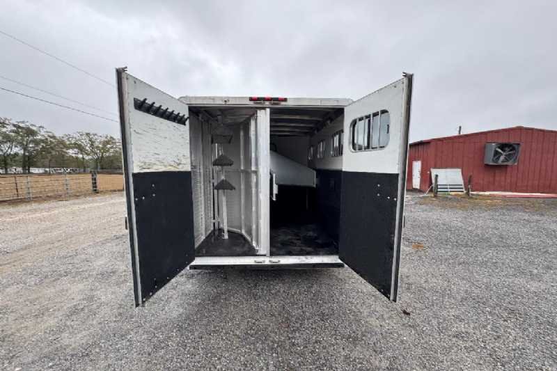 Used 2006 Exiss ES307LQ 3 Horse Trailer with 7' Short Wall - Image 7