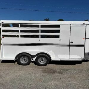 New 2026 Bee 3HBPSL 3 Horse Trailer with 2' Short Wall