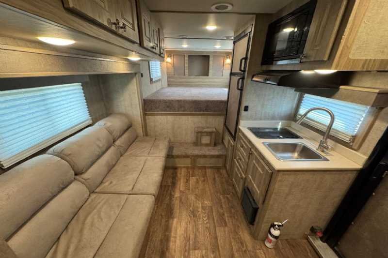 Used 2020 Shadow M-69286S-4SL-GN-E-10'6 LQ 4 Horse Trailer with 11' Short Wall - Image 21