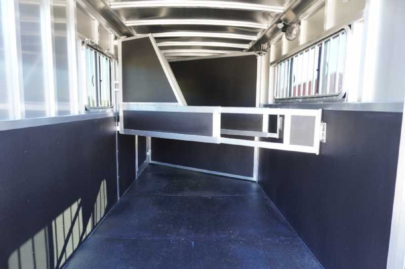 New 2026 Shadow 3HBPDLX 3 Horse Trailer with 2' Short Wall - Image 5