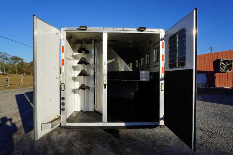 Used 2013 Lakota CHARGER 4 Horse Trailer with 13' Short Wall 4 Horse Trailer with 11' Short Wall - Image 10