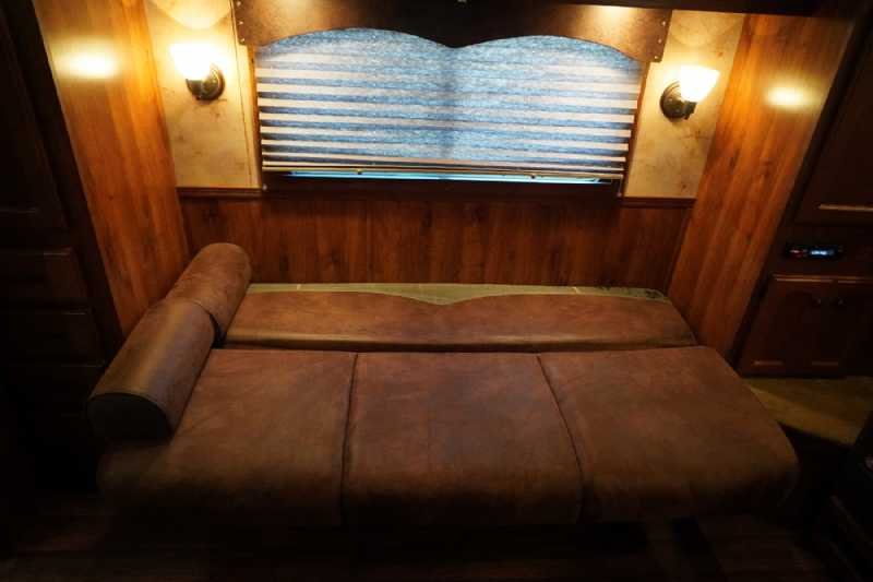 Used 2013 Lakota CHARGER 4 Horse Trailer with 13' Short Wall 4 Horse Trailer with 11' Short Wall - Image 16