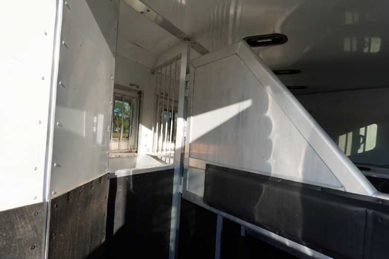 Used 2013 Lakota CHARGER 4 Horse Trailer with 13' Short Wall 4 Horse Trailer with 11' Short Wall - Image 9