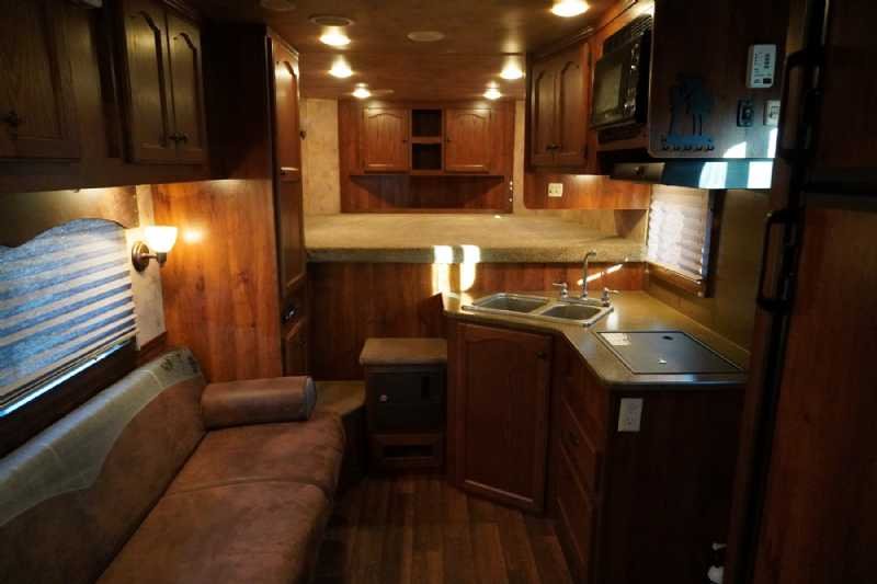 Used 2013 Lakota CHARGER 4 Horse Trailer with 13' Short Wall 4 Horse Trailer with 11' Short Wall - Image 23