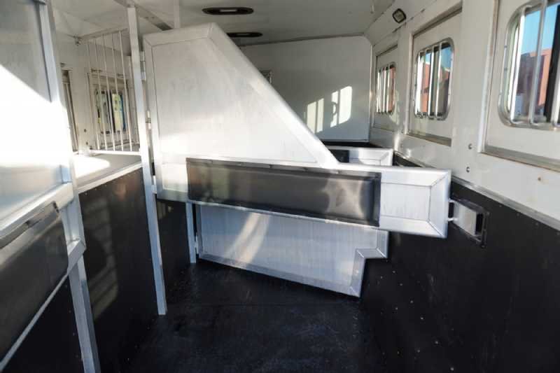 Used 2013 Lakota CHARGER 4 Horse Trailer with 13' Short Wall 4 Horse Trailer with 11' Short Wall - Image 7