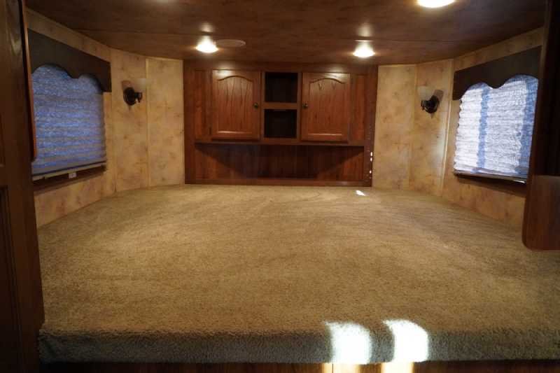 Used 2013 Lakota CHARGER 4 Horse Trailer with 13' Short Wall 4 Horse Trailer with 11' Short Wall - Image 22