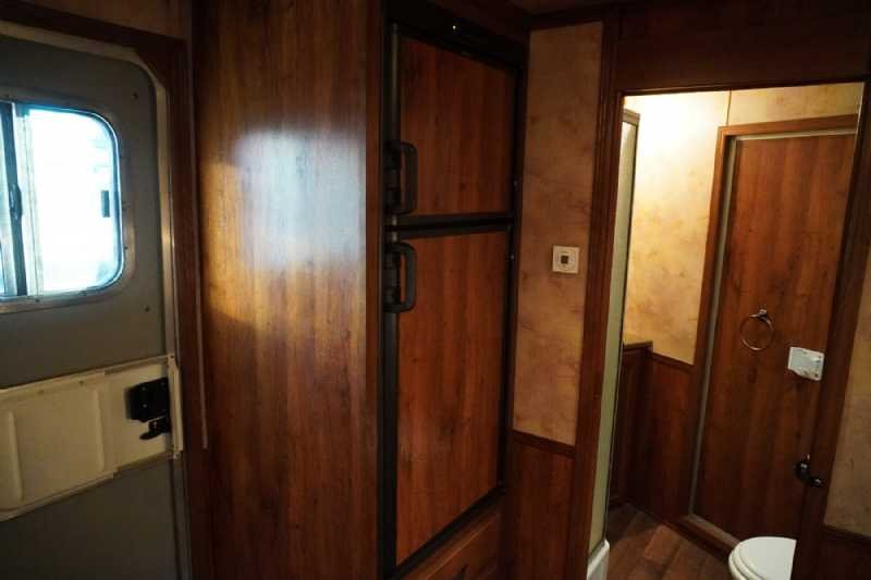 Used 2013 Lakota CHARGER 4 Horse Trailer with 13' Short Wall 4 Horse Trailer with 11' Short Wall - Image 19