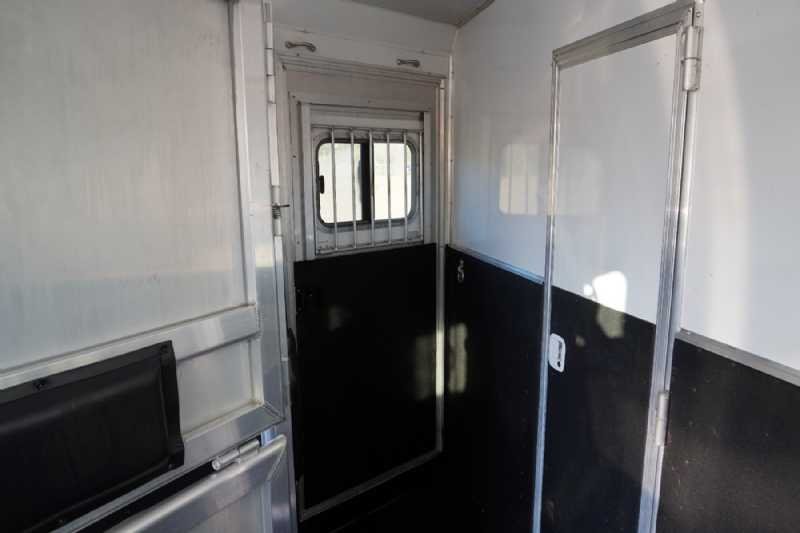 Used 2013 Lakota CHARGER 4 Horse Trailer with 13' Short Wall 4 Horse Trailer with 11' Short Wall - Image 4