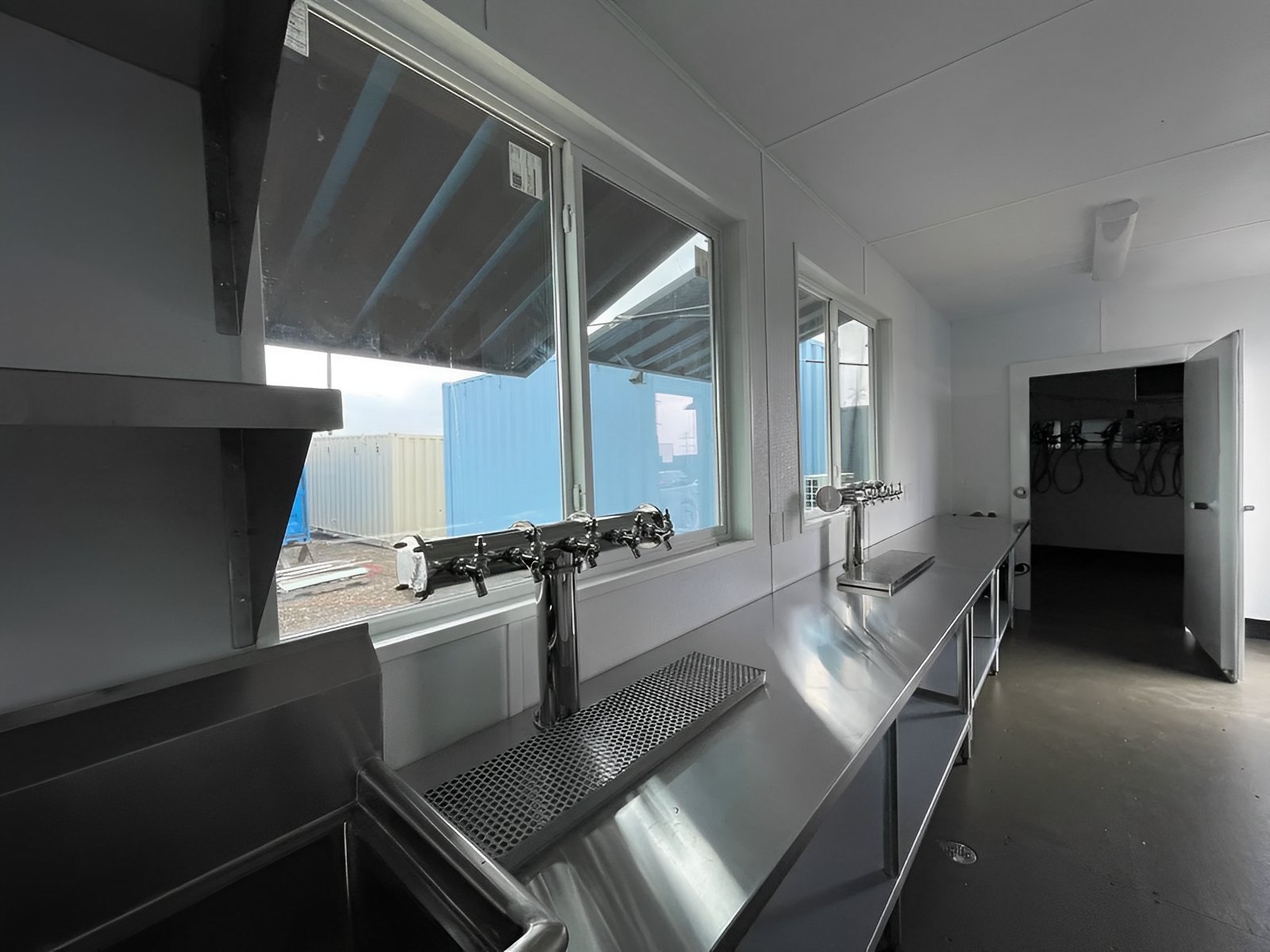 40ft Shipping Container Bar - Image 10