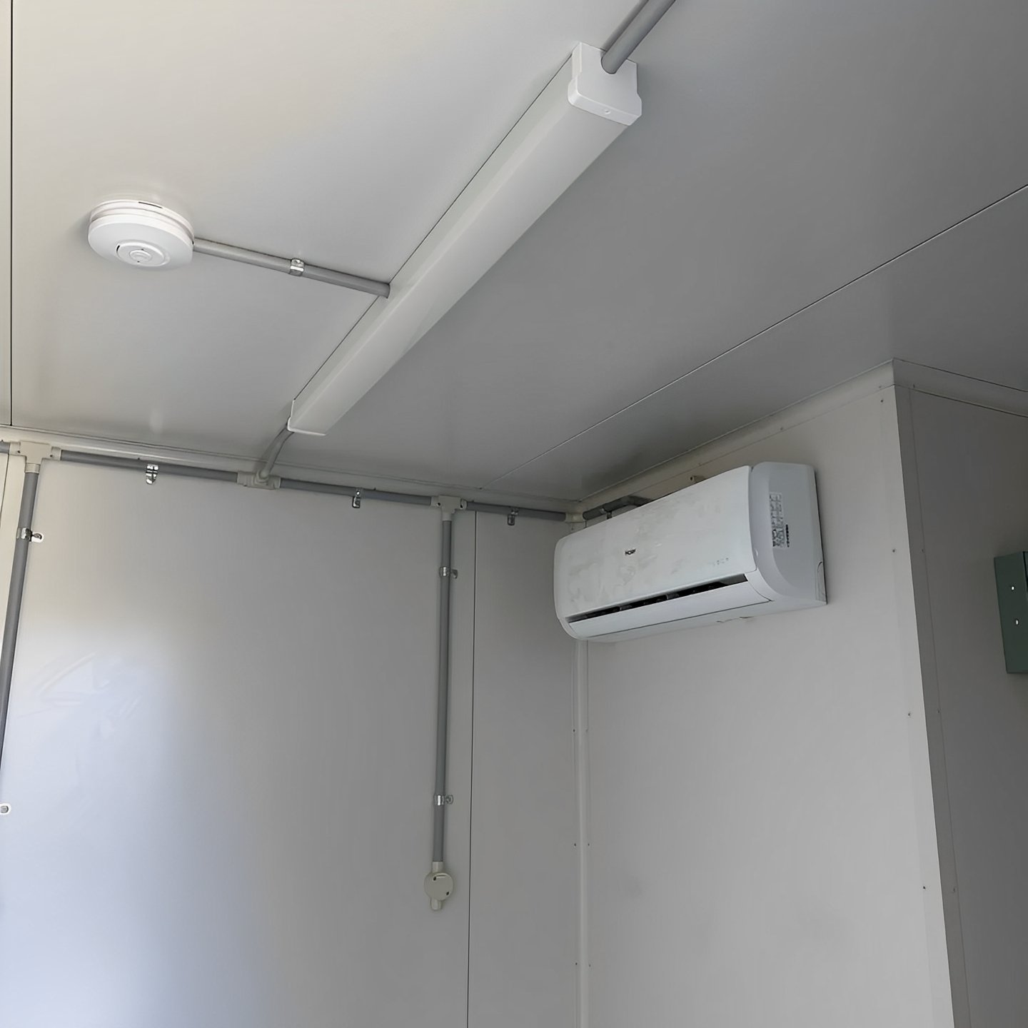 White Modified 10ft Shipping Container with AC - Image 5